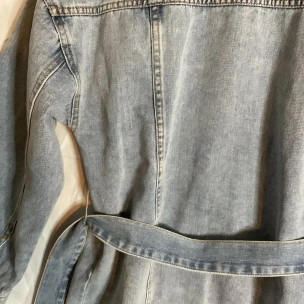 Guess Blue Jean Jacket Womens Size Medium - Picture 9 of 9